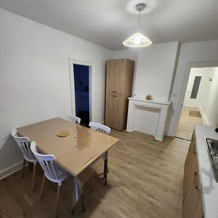 Meuble 6 Personnes A Deux Pas Du Centre-ville *